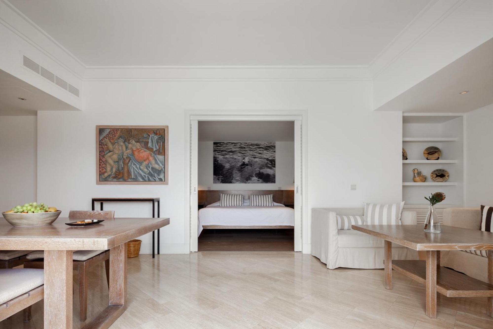 Almyra Hotel Paphos Exterior photo A suite at the Four Seasons Hotel